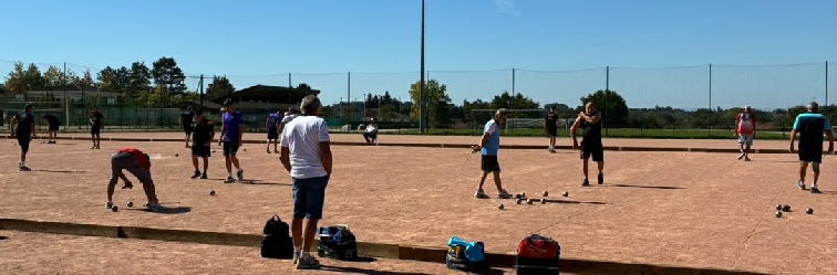 quelques joueurs en action à St Denis.jpg